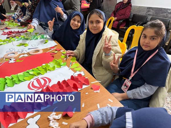 رویداد مادر دختری با محوریت پرچم ایران در مدرسه المهدی ناحیه 2 کرج 