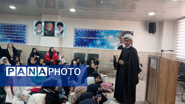 برنامه رویش آدینه با حضور دبستان دخترانه امام مهدی۲  در محمدشهر کرج