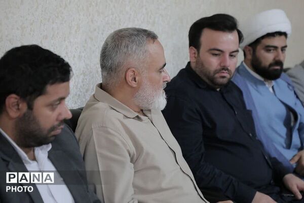 دیدار صمیمانه امام جمعه باقرشهر و کهریزک با خبرنگاران و فعالان رسانه‌ای منطقه 