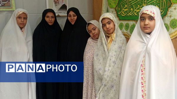 شور اعتکاف دختران و پسران بردسکن در یک صف معنوی