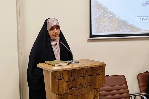 دیدار دختران دانش‌آموز سنندجی با نماینده ولی‌فقیه در کردستان 