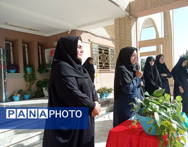 جشن جوانه‌ها در دبیرستان یاران امام 