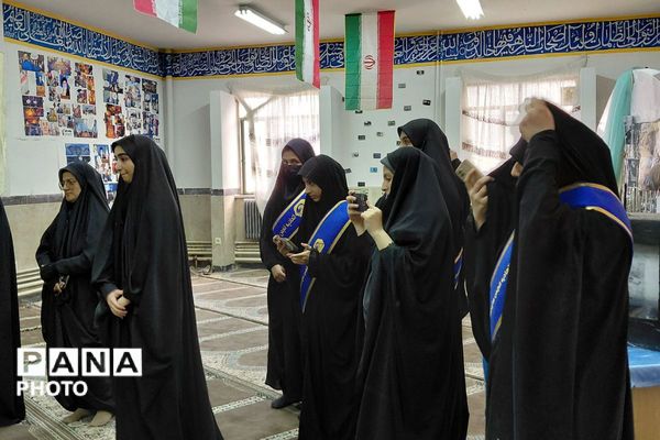 نمایشگاه مدرسه انقلاب در فیروزکوه