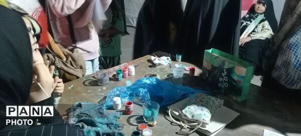 گذری بر غرفه های دهه نودی ها در نیشابور
