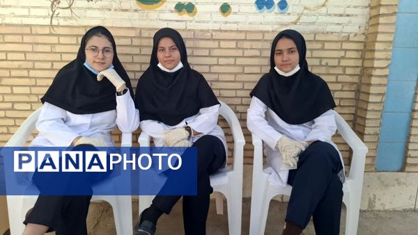 برگزاری جشن علمی شیمی در دبیرستان حضرت زینب(س) بهاباد