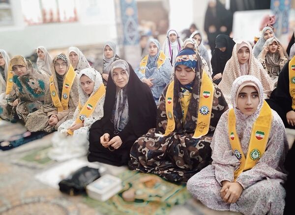 حضور پرشور دانش‌آموزان لرستانی در مراسم اعتکاف 