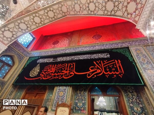 سلام زائران اربعین به باب‌الحوائج(ع) در حرم نورانی امامین کاظمین