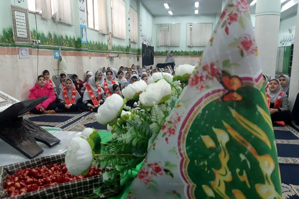 جشن ولادت امام علی(ع) در مدرسه شهید آقچه‌لو رباط‌کریم