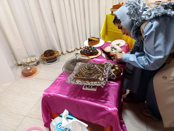 جشنواره کیک و شیرینی در مدرسه مهر و ماه آشخانه 