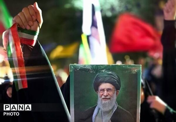 وقتی تمام شهر، رنگ سوگ او را به خود می‌گیرد