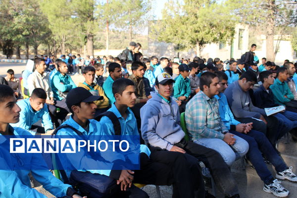 کارگاه آموزش بهداشت روان در مدرسه نخبگان عشایر گنجه‌ای برگزار شد