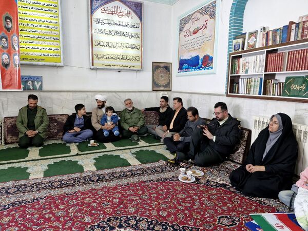 حماسه حضور گرم مردم بلده در سرمای زمستان 