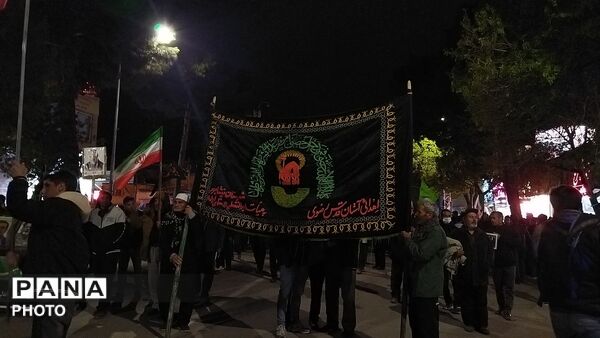 دسته عزاداری روستای اردمه در مراسم چهلم رهبر شهید و شهدای میناب در حسینیه امام 