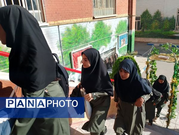 برگزاری مراسم بازگشایی مدارس در دبستان امید پرند و دبیرستان دخترانه شاهد رباط‌کریم