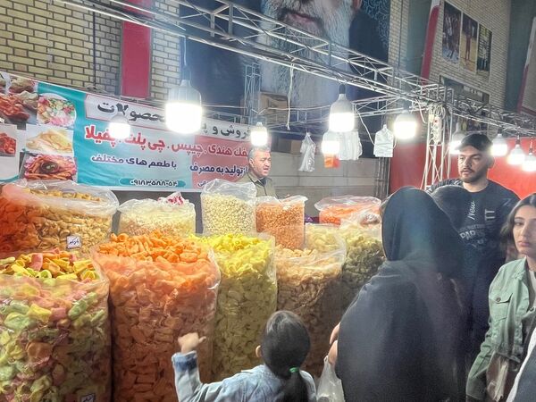 نمایشگاه غرفه‌های پاییزه در شهرستان دهلران 