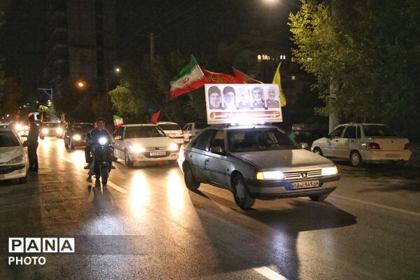 حرکت کاروان خودرویی از میدان امام حسین تا میدان معلم یزد