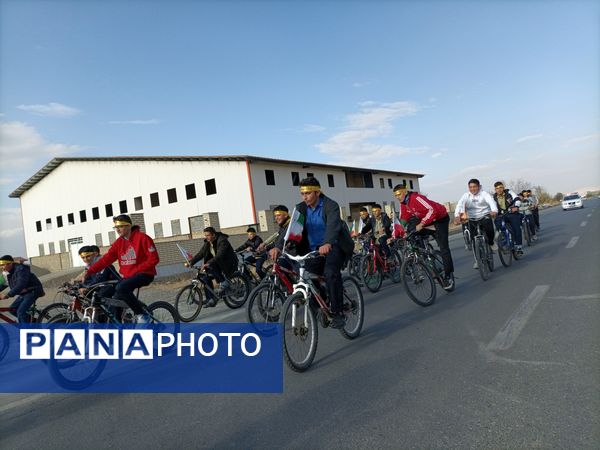 برگزاری همایش دوچرخه‌سواری به‌مناسبت هفته بسیج