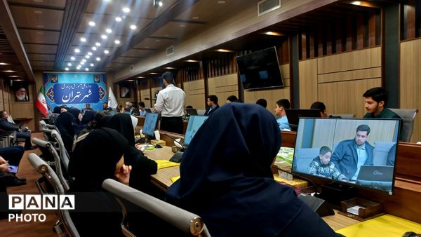 نشست مدیرکل آموزش و پرورش تهران با محوریت ارتقای فعالیت‌های فرهنگی 