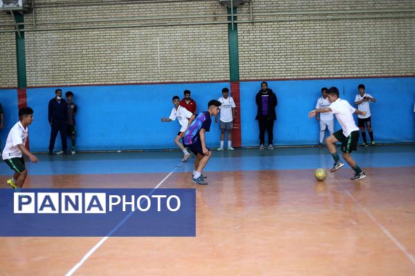 مسابقات قهرمانی فوتسال در منطقه کهریزک 