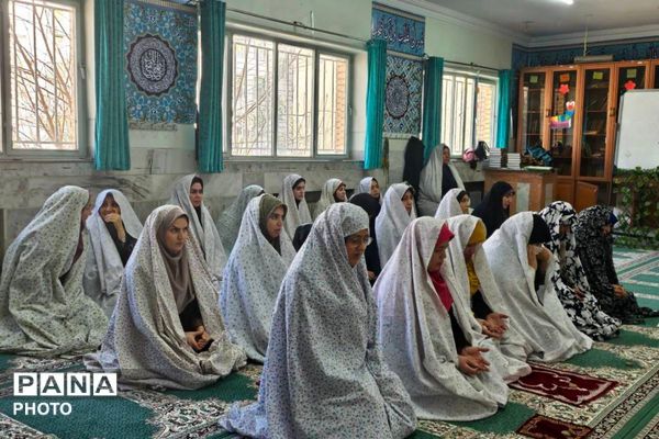 محفل نور در دبستان هدی شهر قدس