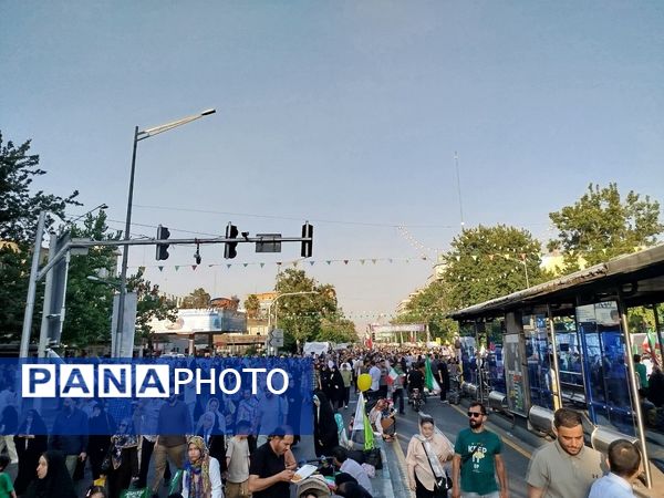 راهپیمایی 10 کیلومتری تهران به مناسبت عید غدیر و مقاومت در برابر تهدیدات دشمن
