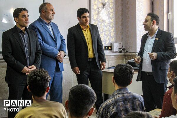 آغاز سال تحصیلی جدید با شور و نشاط دانش‌آموزان