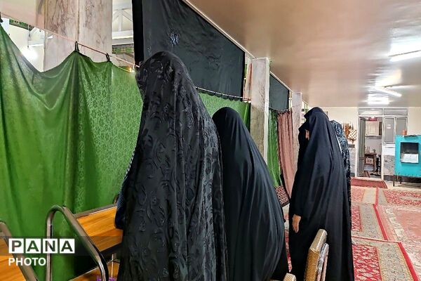 اقامه نماز جماعت مغرب عشاء در شب اول محرم 