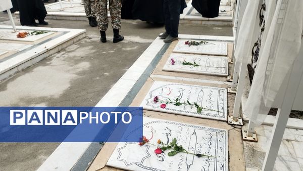 آیین غبارروبی و عطرافشانی مزار شهدا  