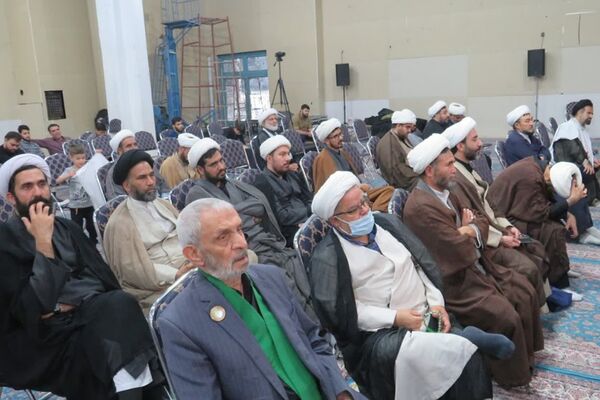  پیشوا در شب وداع؛ عالمان دینی و مسئولان با امام خویش پیمان دوباره بستند