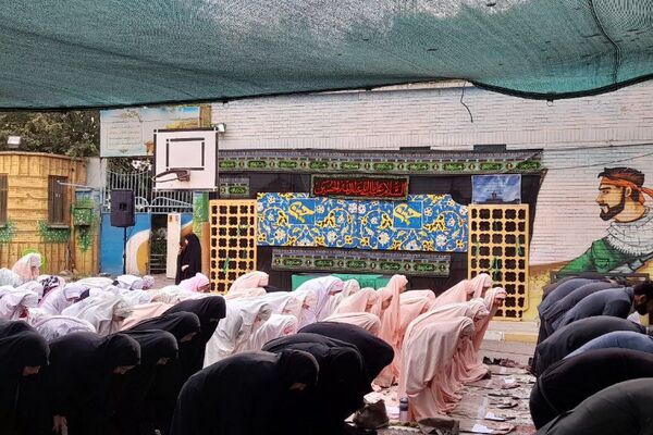 روز معنویت در مدرسه محدثه شاهد ورامین؛ از نماز باران تا زنگ عتبات عالیات