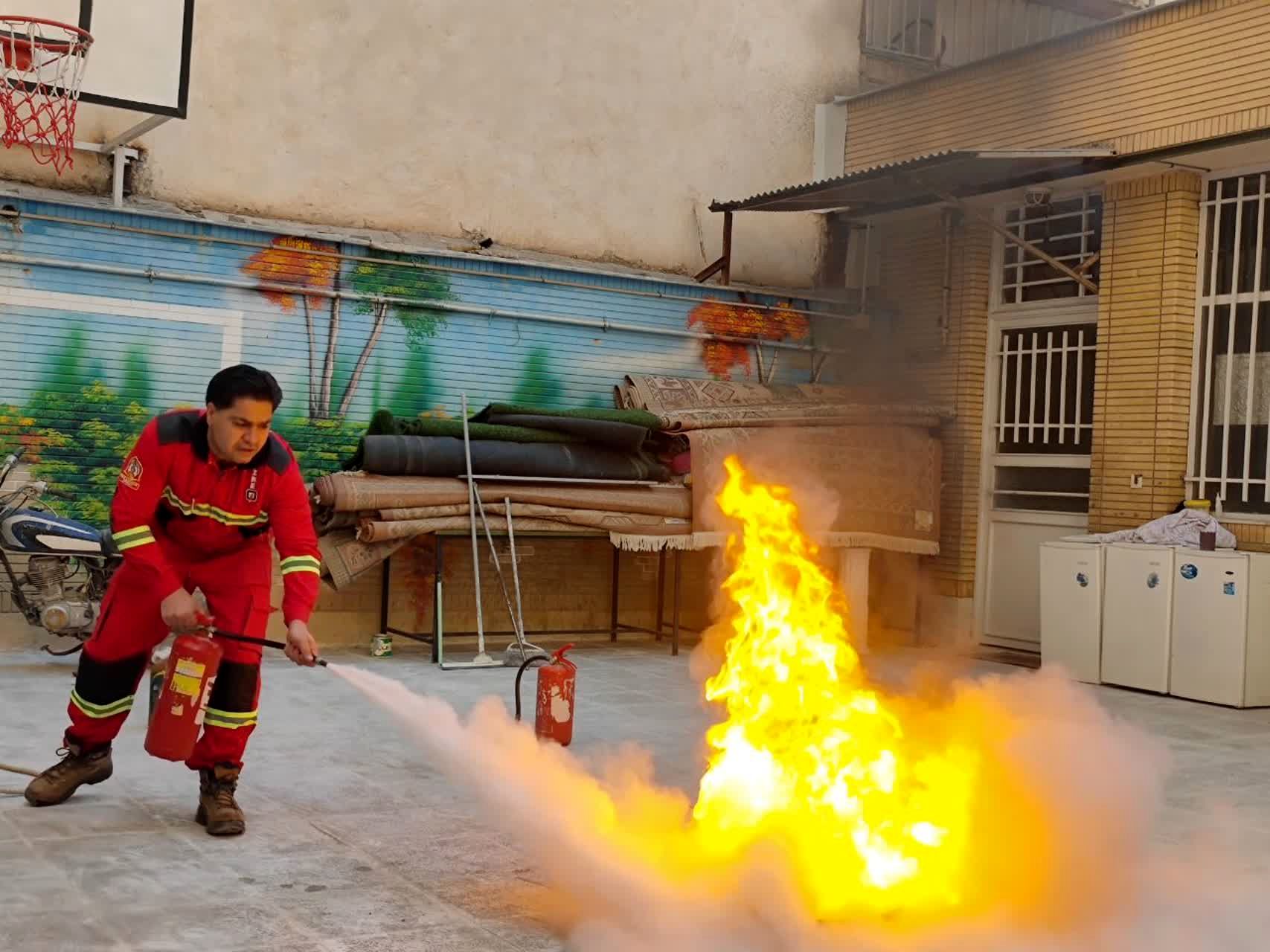 آتش‌نشان نماد عشق و جوانمردی