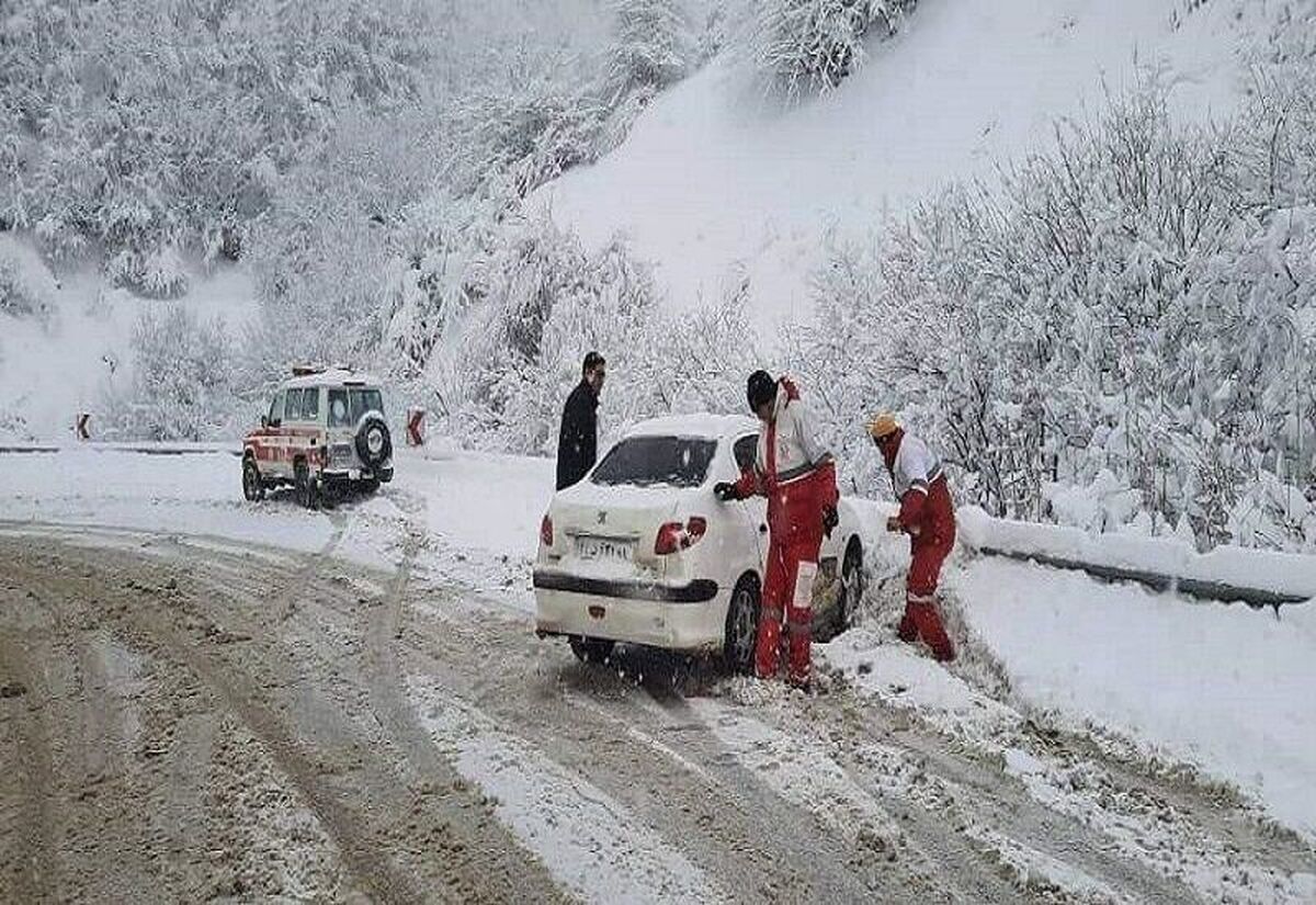 آماده‌باش نیروهای عملیاتی هلال احمر در پی هشدار هواشناسی نسبت به بارش برف و باران