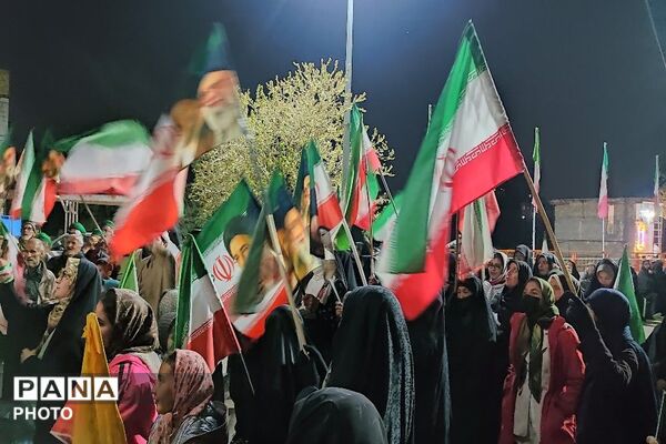 یک دنیا شاهد و مبهوت از حضور خیابانی مردم شهر بار