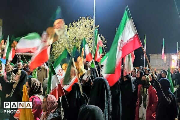 یک دنیا شاهد و مبهوت از حضور خیابانی مردم شهر بار