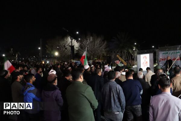 تجمع مردم انقلابی بندرترکمن در میدان مختومقلی