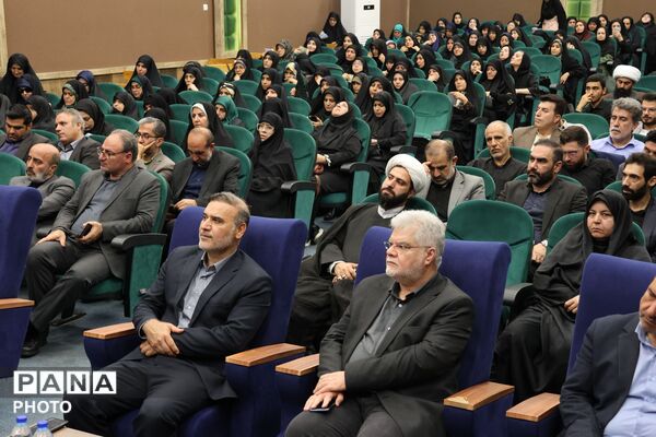 آیین تجلیل از منتخبین استانی اجلاسیه نماز