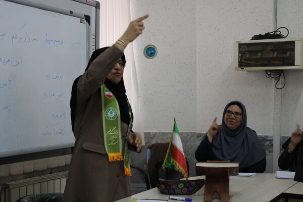 کارگاه‌های ضمن خدمت مربیان پیشتاز مانه و سملقان در دبیرستان رضوان