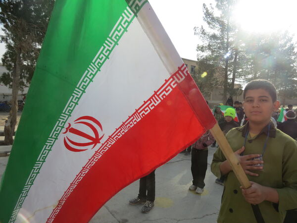 قاب پانا خاتم از شادی و نشاط دانش‌آموزان 