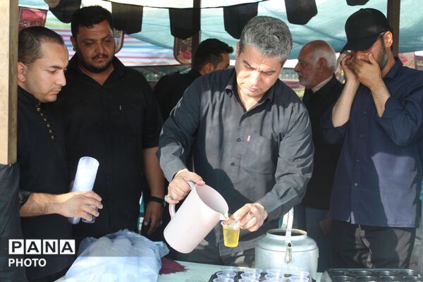 همدلی فاروج در مسیر بازگشت زائران؛ موکب‌های خدمت‌رسانی تا آخرین لحظه پای کار بودند