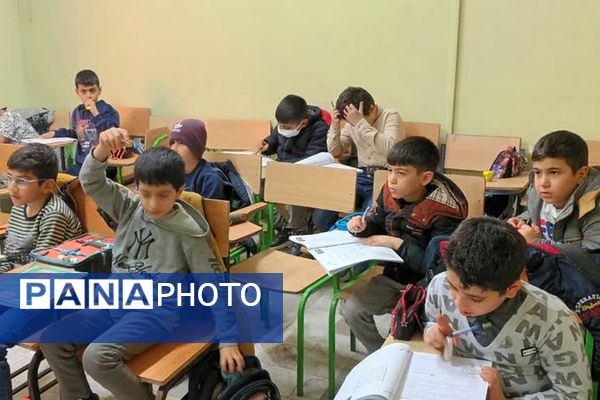 کارگاه ‌های استعداد‌یابی در پژوهش سرای دانش آموزی بصیرت یک ناحیه دو شهرری 