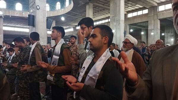 برگزاری نماز جمعه در آغاز هفته بسیج دانش آموزی با حضور دانش آموزان بسیجی نیشابور
