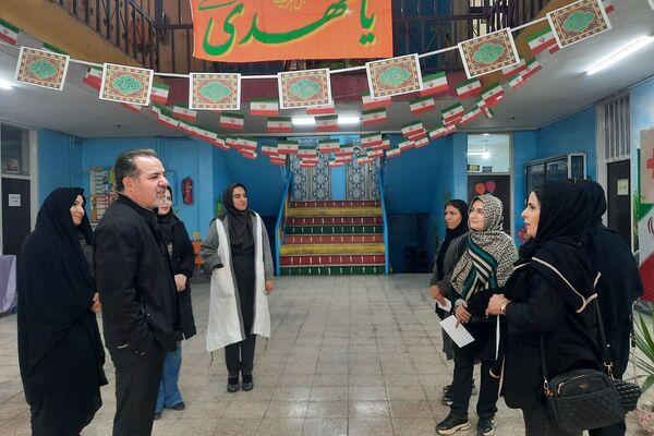 بازدید مدیر آموزش و پرورش ناحیه دو شهرری از دبستان شهید چمران 