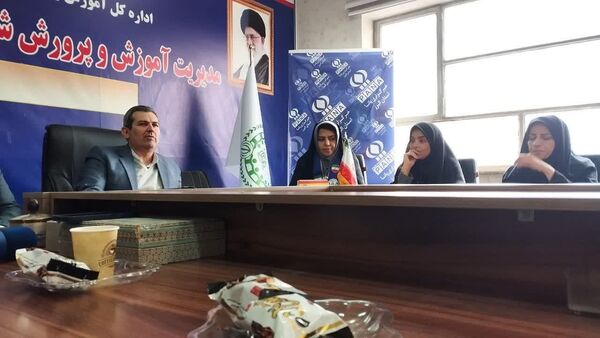 نشست خبری رئیس آموزش و پرورش ساوجبلاغ با خبرنگاران پانا 