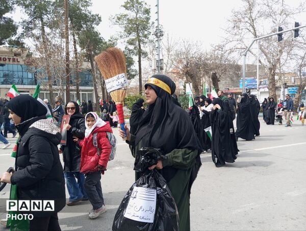 راهپیمایی روزجهانی قدس باحضور پرشور مردم در شهرستان نیشابور