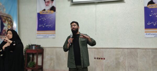 ضیافت افطاری ماه مبارک رمضان در دبیرستان پژمان بختیاری ناحیه یک مشهد 