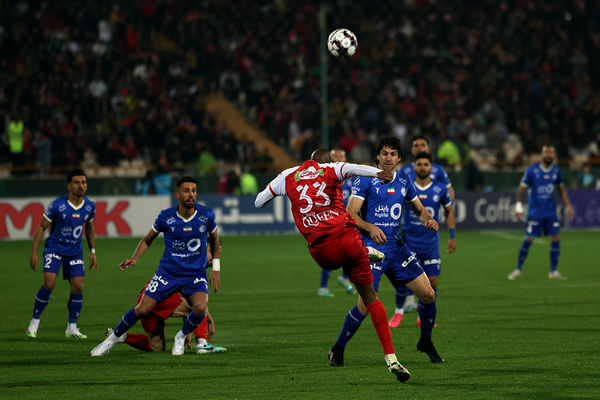 دیدار تیم‌های استقلال و پرسپولیس