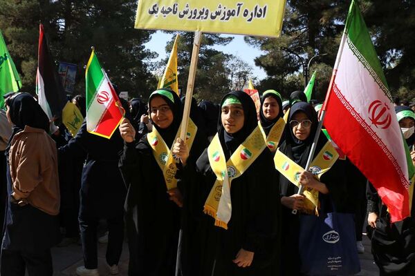 نقش آفرینی جدید نسل Z در مراسم 13 آبان از نگاه تصویر