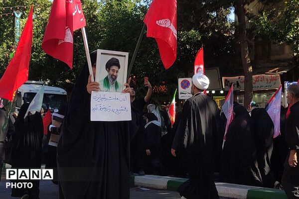  وداع با رهبر شهید در جوار بارگاه رضوی