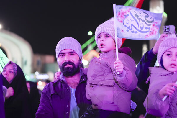 همخوانی سرود «سلام یا مهدی» با حضور ابوذر روحی در مسجد جمکران