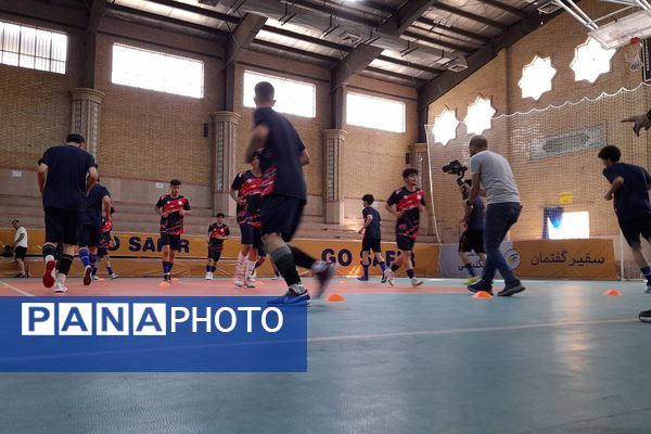 برگزاری اردوی انتخابی تیم ملی دانش آموزی فوتسال با حضور جمعی از مسئولان در ناحیه دو شهرری 